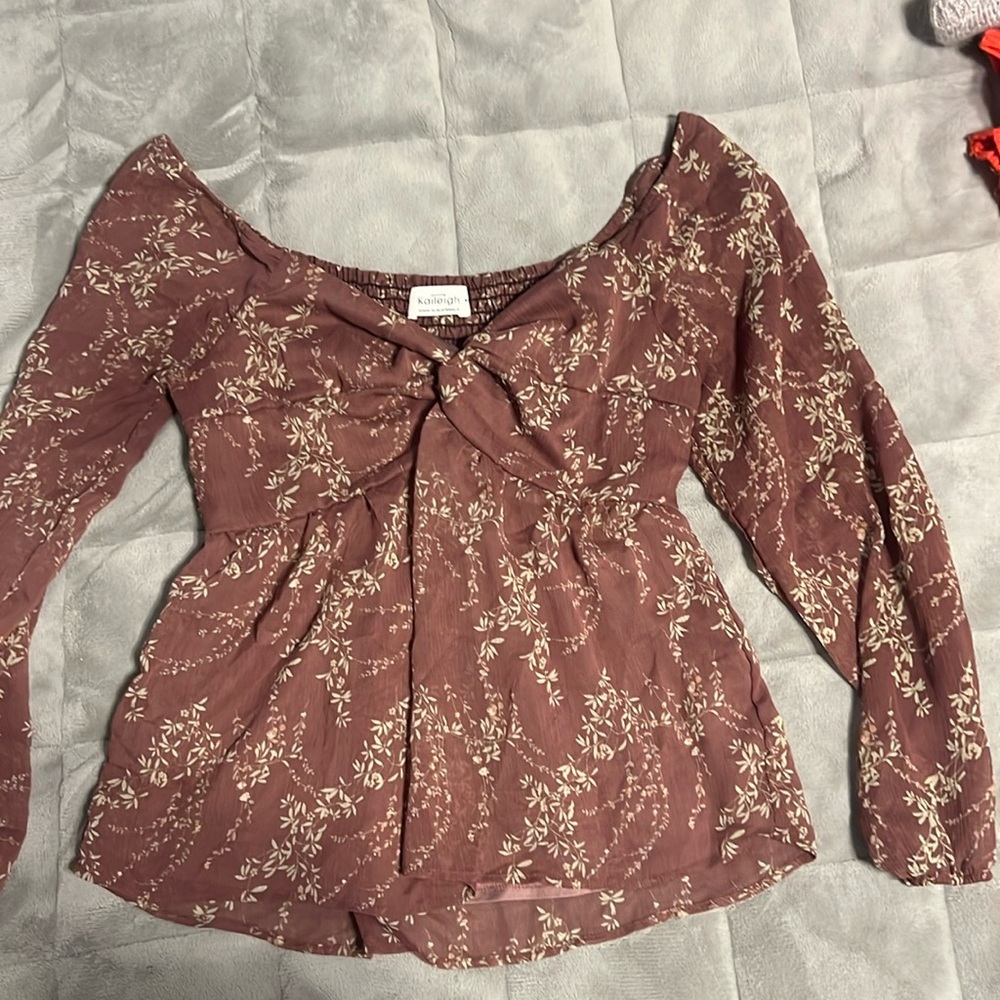 ✨ sweetheart flowy blouse